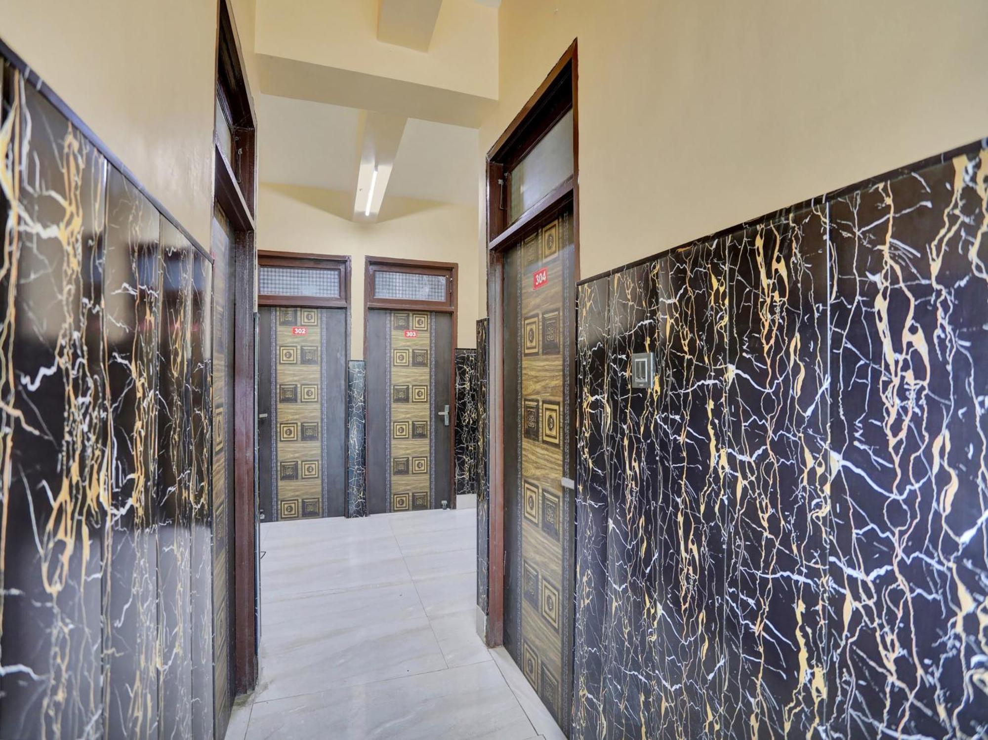 Chaya Hotel And Banquet Hall Kanpur Bagian luar foto