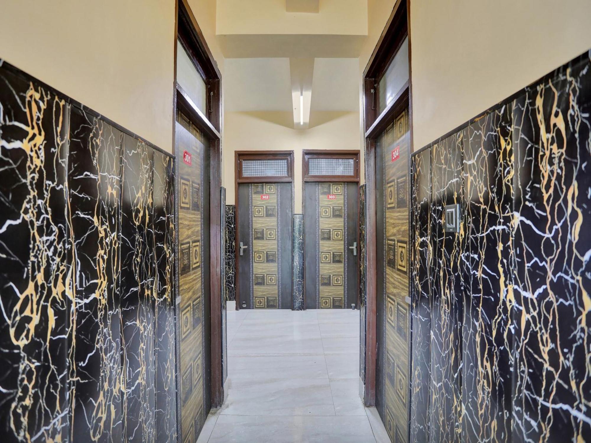 Chaya Hotel And Banquet Hall Kanpur Bagian luar foto